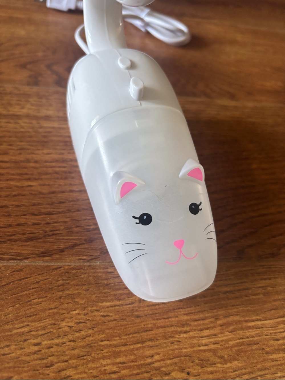 White Cat Face Handheld computer vacuum